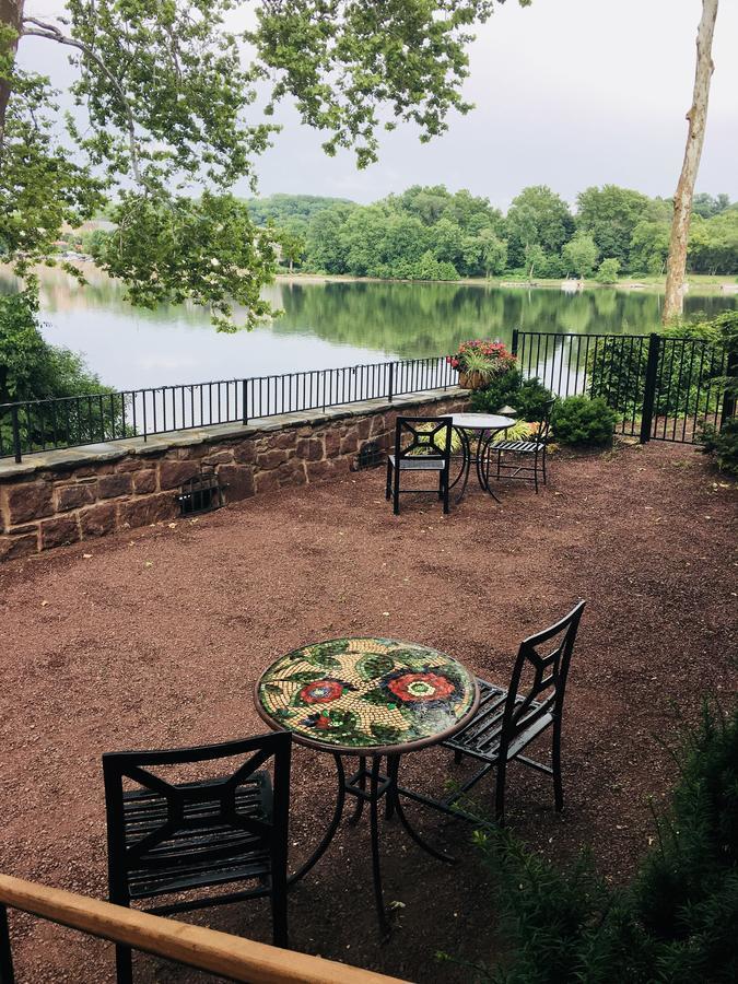 Carriage House New Hope Hotel Exterior photo